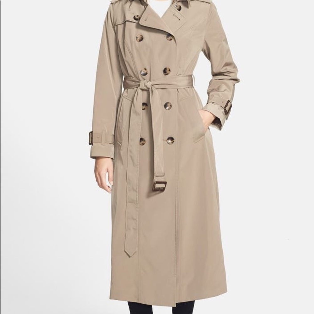 LIKE NEW: London Fog Trench Coat